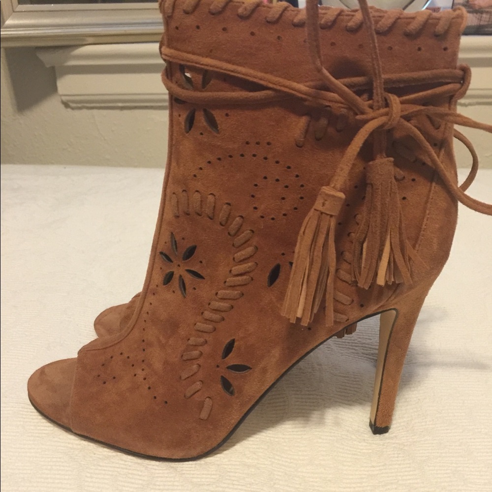 NW Ivanka Trump suede heels size 7.5M